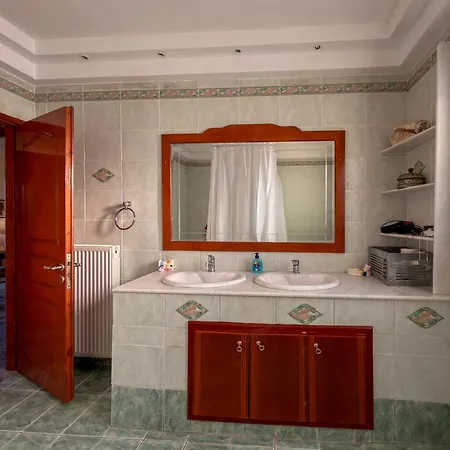 Nimfi For 8 With Pool And Maginificent Sea View
